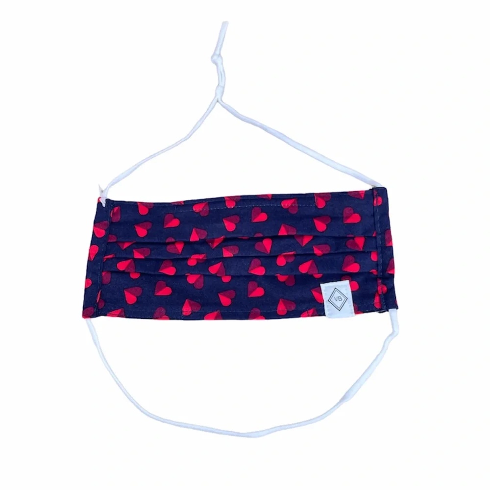 Vera Bradley 2 Sweet Hearts Pleated Face Mask, Red